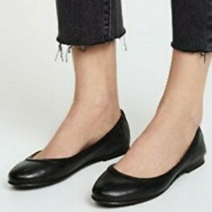 Frye Carson Gore Leather Ballet Flat